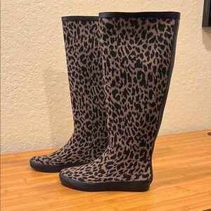 DAV Black and Brown Leopard Print Boots